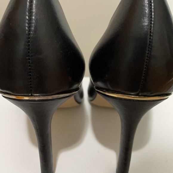 Black Aldo pointy toed heels with gold detail. - Picture 4 of 4